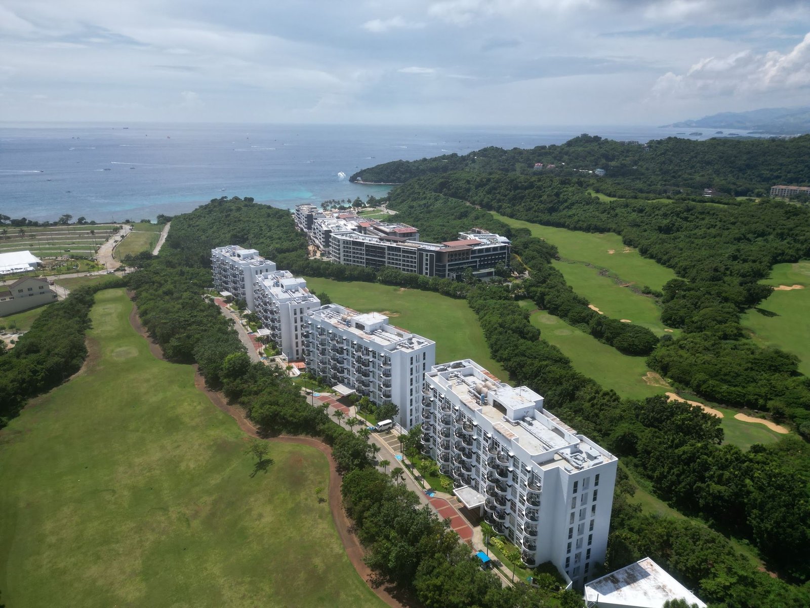 Oceanway Residences along the golf course