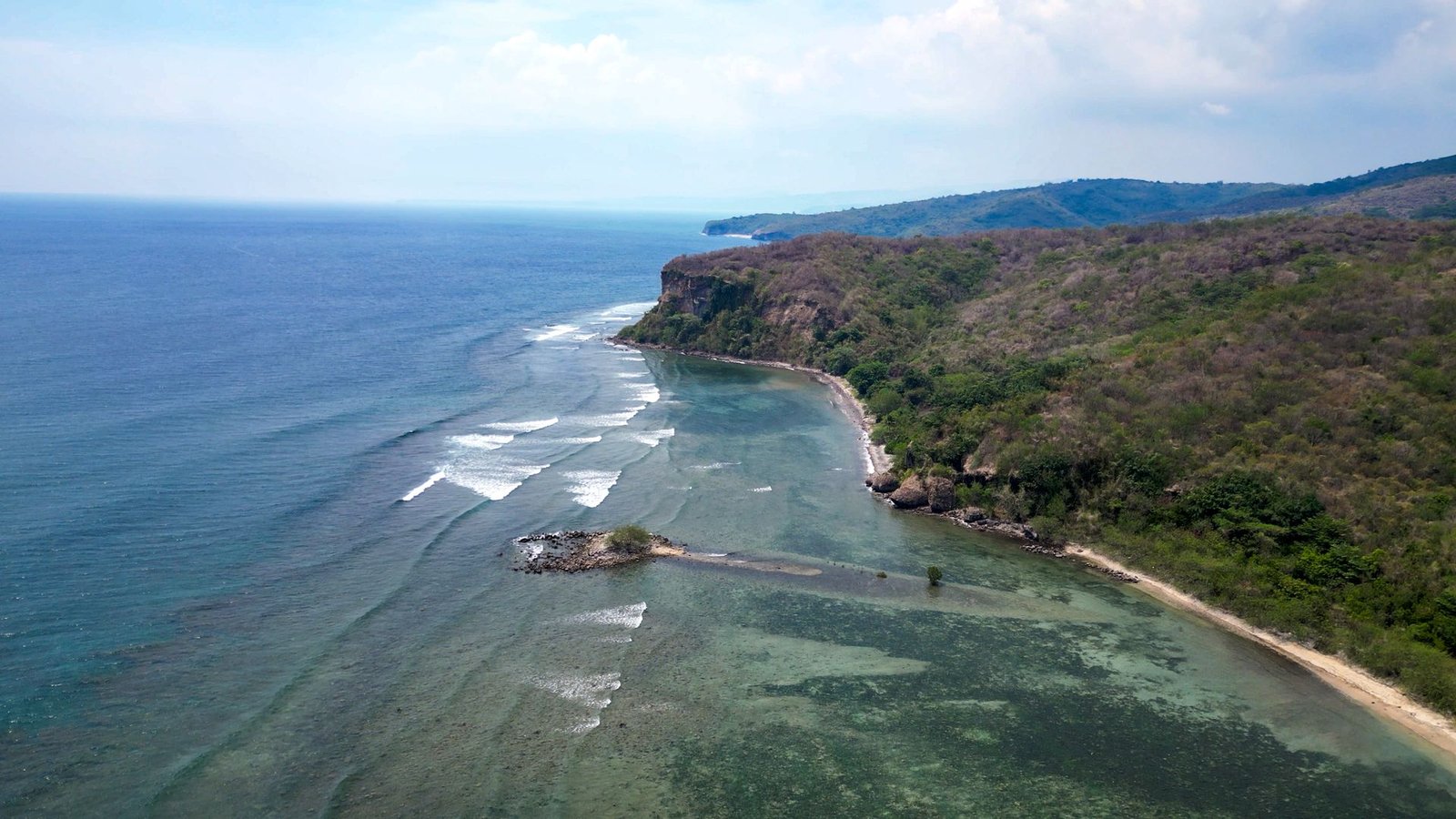 Reef and coastline near Lialto